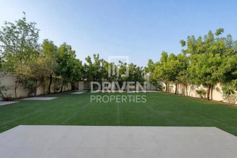 2 bedrooms Villa in District 16, UAE No. 211193 21