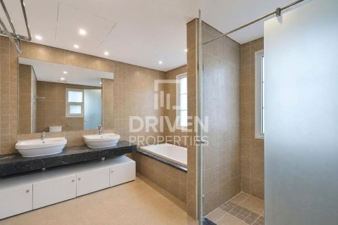 2 bedrooms Villa in District 16, UAE No. 211193 17