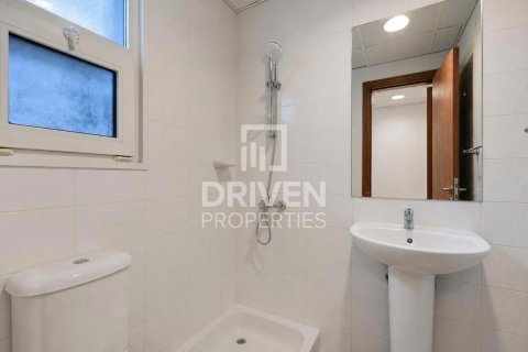 2 bedrooms Villa in District 16, UAE No. 211193 14