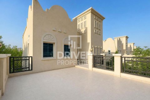 2 bedrooms Villa in District 16, UAE No. 211193 28