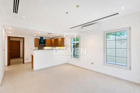 2 bedrooms Villa in District 16, UAE No. 211193 8