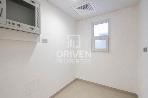 2 bedrooms Villa in District 16, UAE No. 211193 13