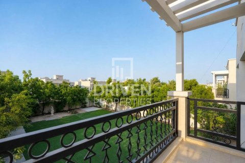 2 bedrooms Villa in District 16, UAE No. 211193 23
