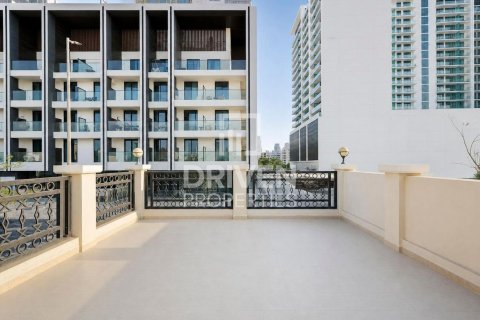 2 bedrooms Villa in District 16, UAE No. 211193 26