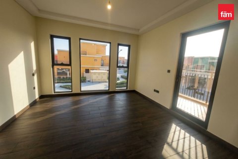 5 bedrooms Townhouse in Dubai, UAE No. 215644 6