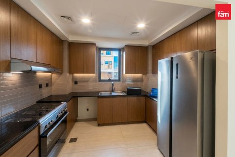 5 bedrooms Townhouse in Dubai, UAE No. 215644 4