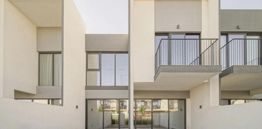 3 bedrooms Townhouse in Dubai, UAE No. 216031
