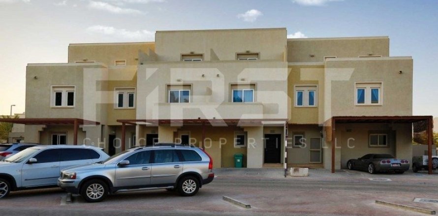 5 bedrooms Villa in Abu Dhabi, UAE No. 11943