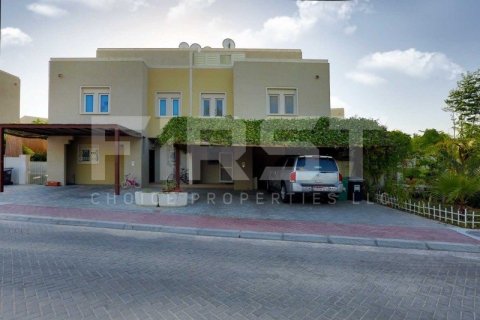 5 bedrooms Villa in Abu Dhabi, UAE No. 11943 6