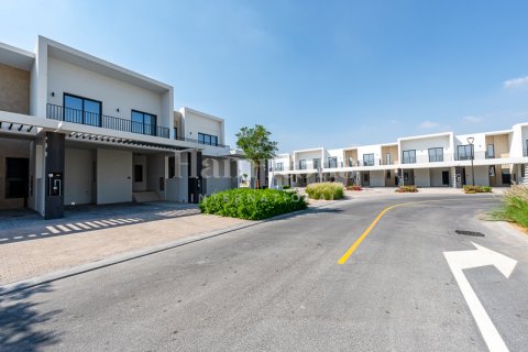 3 bedrooms Townhouse in Dubai South (Dubai World Central), UAE No. 215668