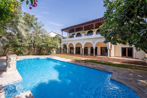 Villa de 5 dormitorios en The Villa, UAE No. 202397