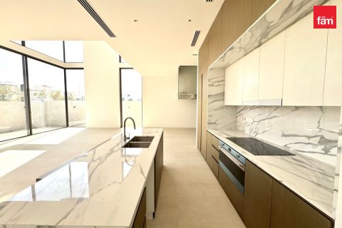 Villa de 4 dormitorios en Dubai, UAE No. 119705 9