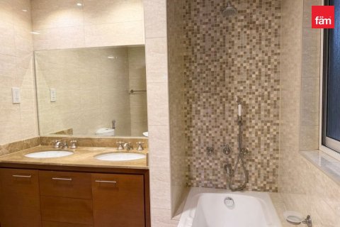 Appartement de 2 chambres à Dubai, UAE No. 221973 11