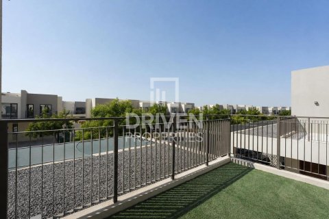 3 غرف نوم فيلا في EMAAR South, الإمارات العربية المتحدة رقم 215189 24