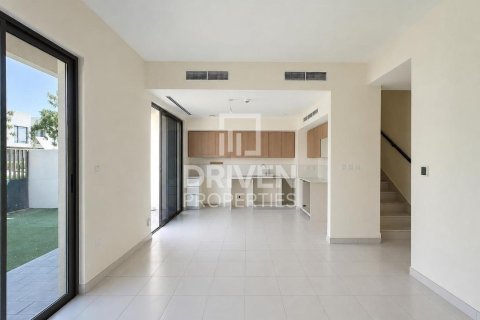 3 غرف نوم فيلا في EMAAR South, الإمارات العربية المتحدة رقم 215189 5