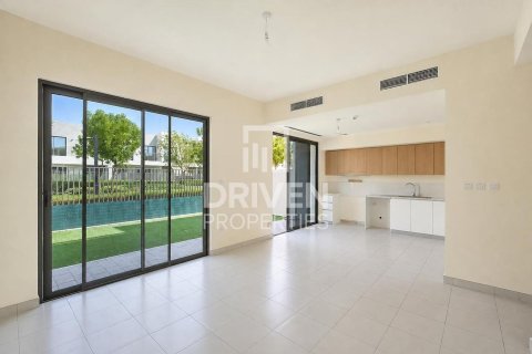 3 غرف نوم فيلا في EMAAR South, الإمارات العربية المتحدة رقم 215189 4