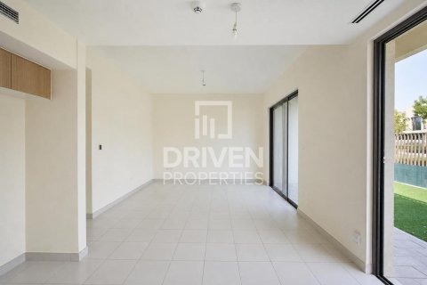 3 غرف نوم فيلا في EMAAR South, الإمارات العربية المتحدة رقم 215189 6