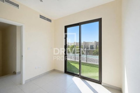 3 غرف نوم فيلا في EMAAR South, الإمارات العربية المتحدة رقم 215189 15