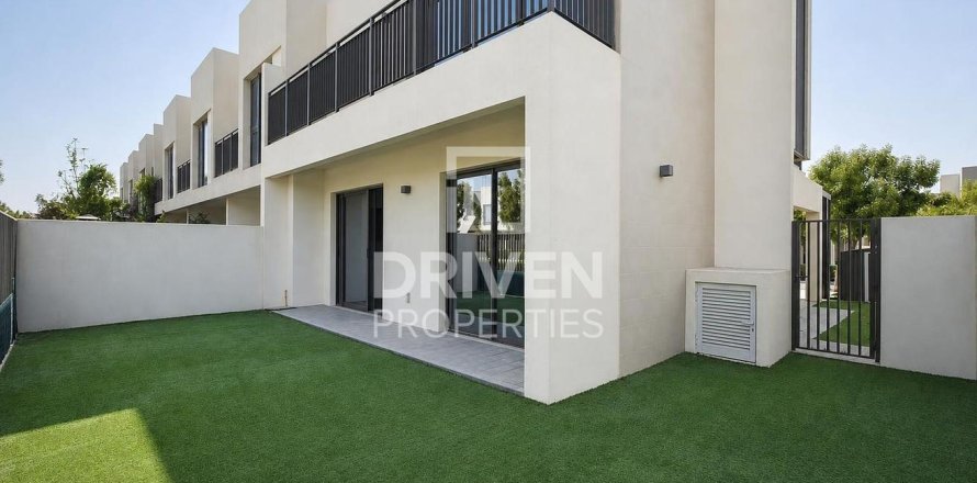 3 غرف نوم فيلا في EMAAR South, الإمارات العربية المتحدة رقم 215189