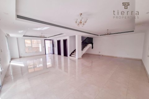 3 bedrooms Villa in Al Twar, UAE No. 19664