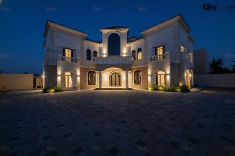 Villa de 6 dormitorios en Dubai, UAE No. 223669 30