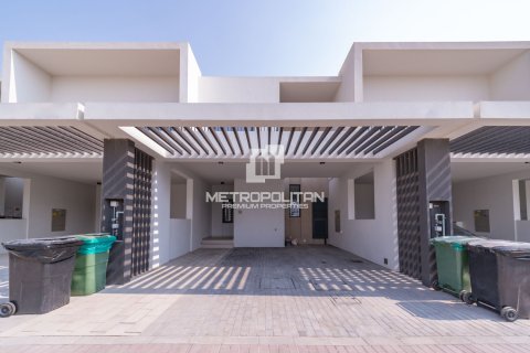 3 bedrooms Villa in EMAAR South, UAE No. 129239 30