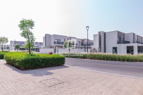 3 bedrooms Villa in EMAAR South, UAE No. 129239 31