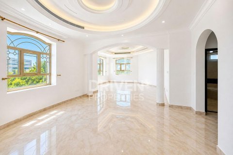 Villa de 5 dormitorios en Al Barsha South, UAE No. 221396 12