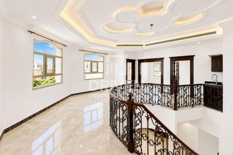 Villa de 5 dormitorios en Al Barsha South, UAE No. 221396 8