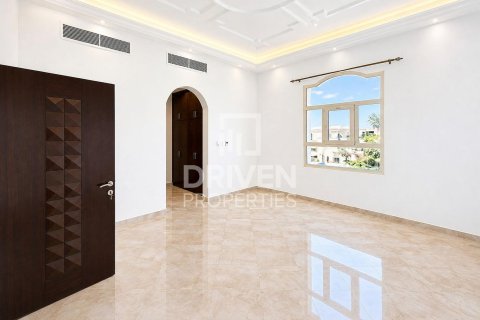 Villa de 5 dormitorios en Al Barsha South, UAE No. 221396 14