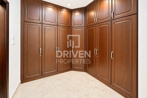 Villa de 5 dormitorios en Al Barsha South, UAE No. 221396 13