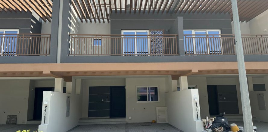 Townhouse de 4 dormitorios en Dubai, UAE No. 223766