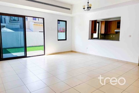 Townhouse de 3 dormitorios en Mira, UAE No. 225009 3