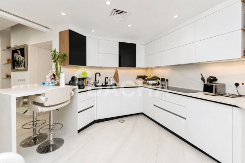 Apartment de 3 dormitorios en Shoreline Apartments, UAE No. 207824 7