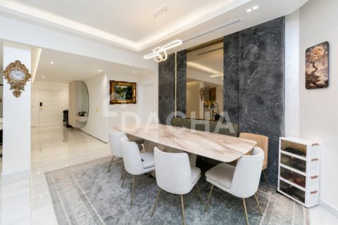 Apartment de 3 dormitorios en Shoreline Apartments, UAE No. 207824 3