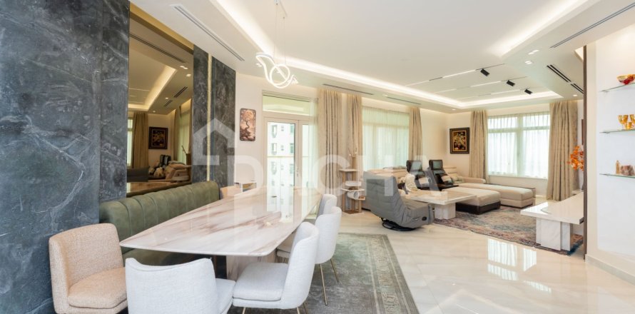 Apartment de 3 dormitorios en Shoreline Apartments, UAE No. 207824