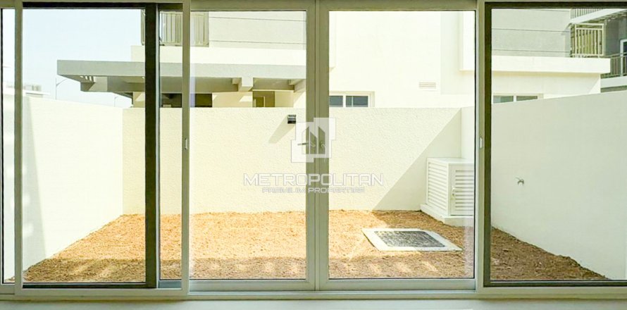 Таунхаус с 3 спальнями в DAMAC Hills (Akoya by DAMAC), ОАЭ №128699