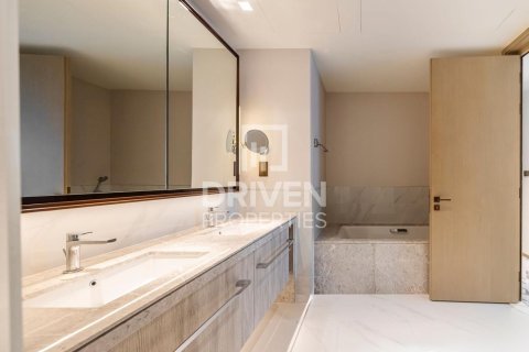 Appartement de 2 chambres à Address Harbour Point, UAE No. 201236 13
