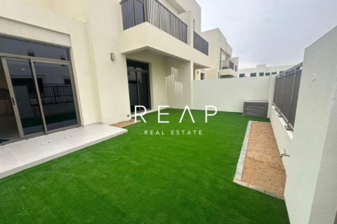 3 bedrooms Townhouse in Town Square, UAE No. 28994