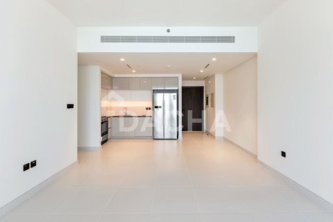 Квартира с 2 спальнями в EMAAR Beachfront, ОАЭ №162063 10