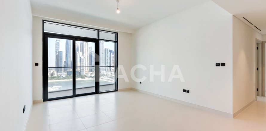 Квартира с 2 спальнями в EMAAR Beachfront, ОАЭ №162063