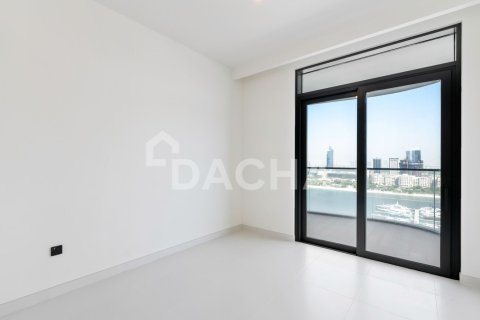 Квартира с 2 спальнями в EMAAR Beachfront, ОАЭ №162063 9