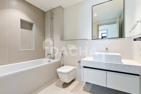 Квартира с 2 спальнями в EMAAR Beachfront, ОАЭ №162063 5