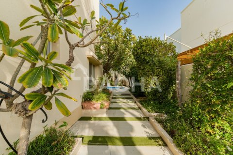 5 bedrooms Villa in Meadows, UAE No. 163493 25