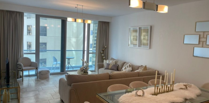 2 bedrooms Apartment in Dubai, UAE No. 217107