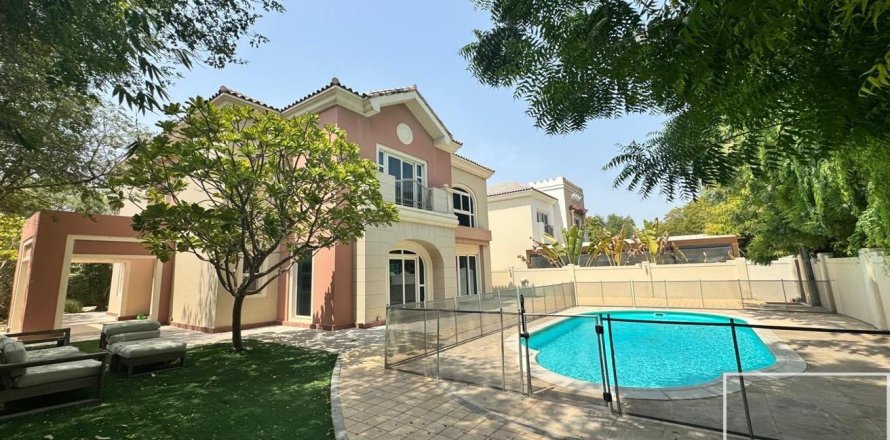 5 bedrooms Villa in Victory Heights, UAE No. 211109