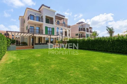 Villa de 5 dormitorios en Jumeirah, UAE No. 202789 29