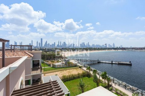 Villa de 5 dormitorios en Jumeirah, UAE No. 202789 28