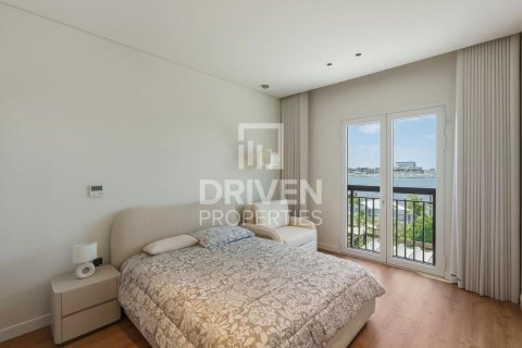 Villa de 5 dormitorios en Jumeirah, UAE No. 202789 11