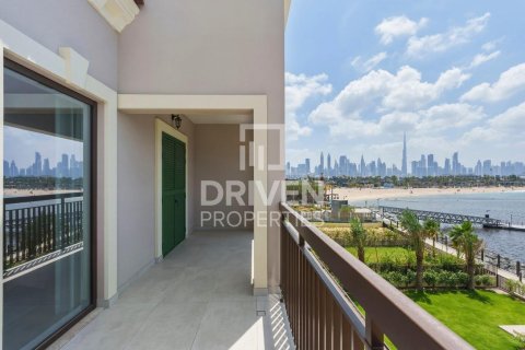 Villa de 5 dormitorios en Jumeirah, UAE No. 202789 25